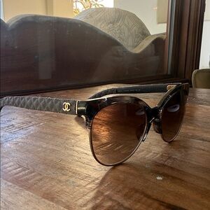Authenic Chanel aviator sunglasses 😎